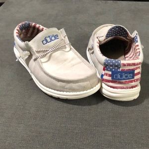 Hey dude off white patriotic retired color size 9